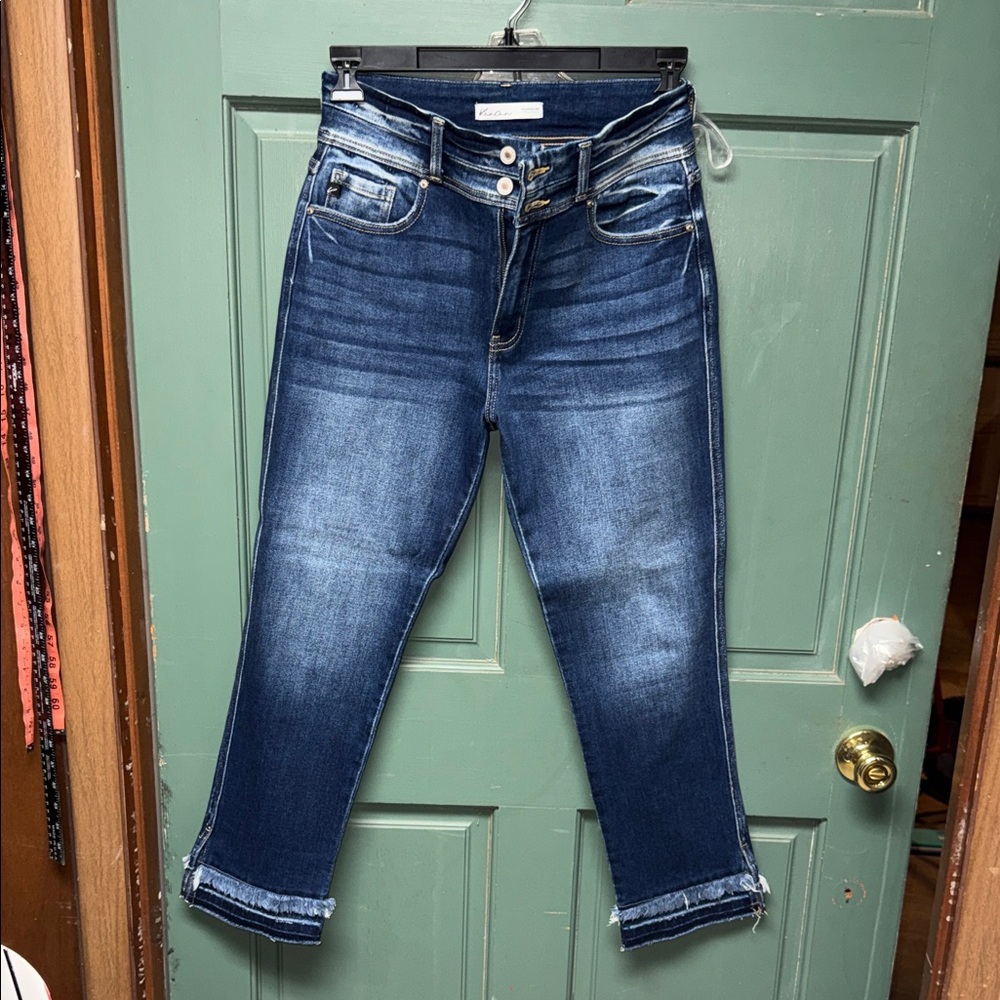 KanCan Dark Wash Cropped Jeans